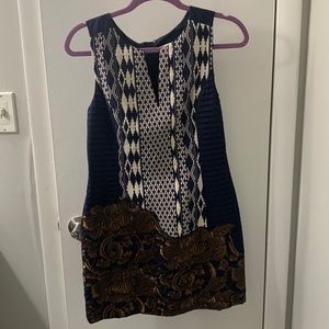 Sleeveless embroidered v neck dress size 8 Petite
